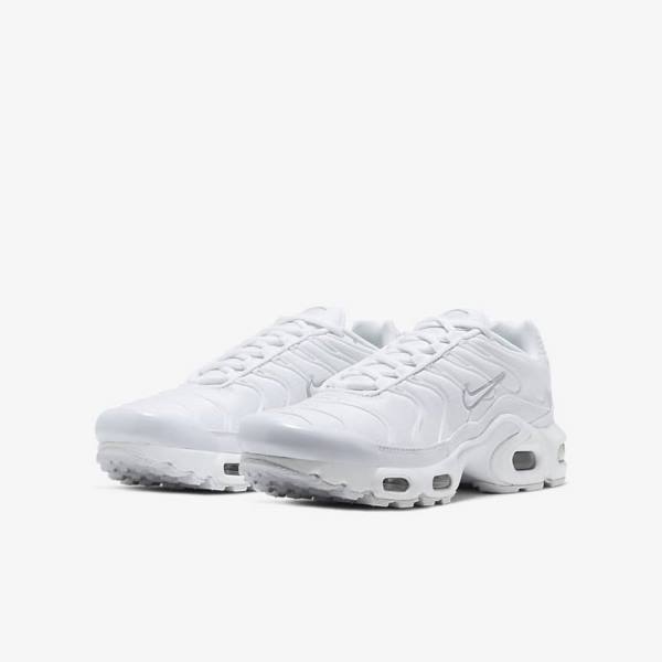 Nike Air Max Plus Older Otroci Superge Bela / Kovinski Srebrna / Bela | NK092LDV