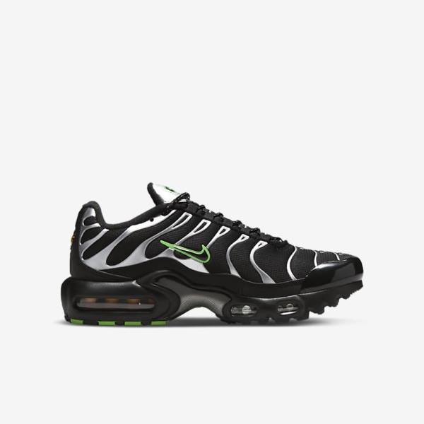 Nike Air Max Plus Older Otroci Superge Črna / Zelena / Kovinski Srebrna / Črna | NK345CLI