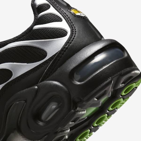 Nike Air Max Plus Older Otroci Superge Črna / Zelena / Kovinski Srebrna / Črna | NK345CLI