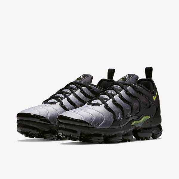 Nike Air VaporMax Plus Moški Superge Črna / Bela | NK374SEF