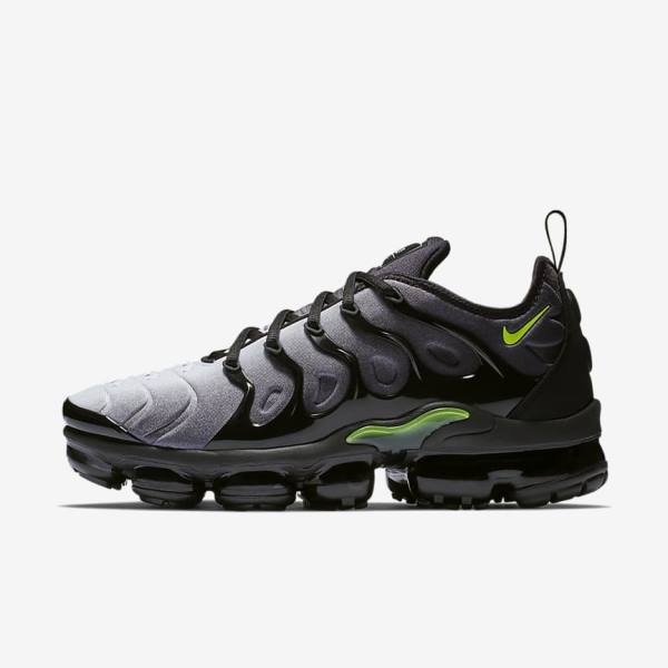 Nike Air VaporMax Plus Moški Superge Črna / Bela | NK374SEF