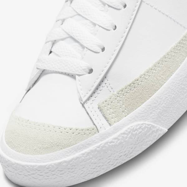 Nike Blazer Mid 77 Older Otroci Superge Bela / Črna / Bela | NK854GFR