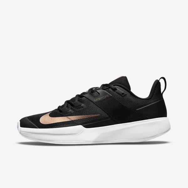 Nike NikeCourt Vapor Lite Clay-Court Ženske Tenis Copati Črna / Bela / Kovinski Rdeča Rjav | NK142ULF