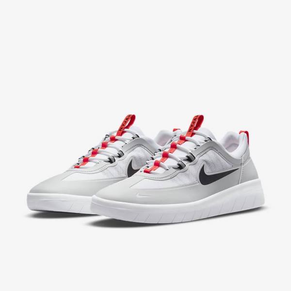 Nike SB Nyjah Free 2 Ženske Skate Čevlji Siva / Bela / Svetloba Rdeča / Črna | NK381IDW