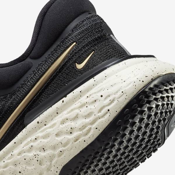 Nike ZoomX Invincible Run Flyknit Road Ženske Tekaški Čevlji Črna / Kovinski Zlato | NK506ULE