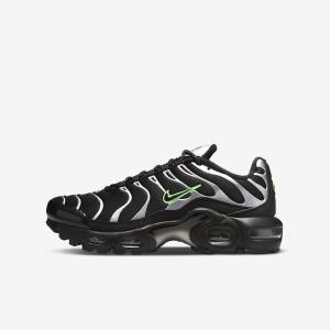 Nike Air Max Plus Older Otroci Superge Črna / Zelena / Kovinski Srebrna / Črna | NK345CLI