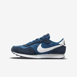 Nike MD Valiant Older Otroci Superge Mornarica / Bela | NK916CXN